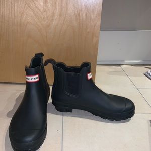 Black Hunter Chelsea boot size 8